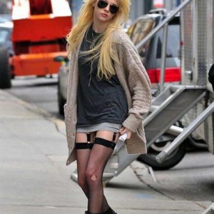 国产熟女丝袜,国产熟女风情演绎