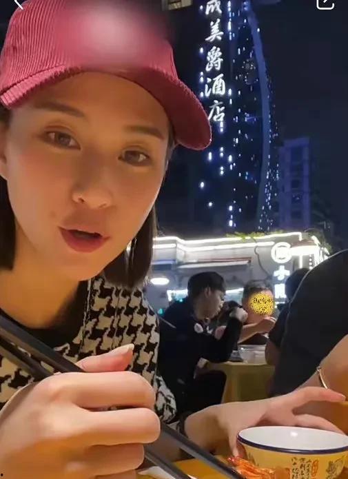 好多娱乐圈吃瓜主播都是谁,揭秘热门主播背后的故事